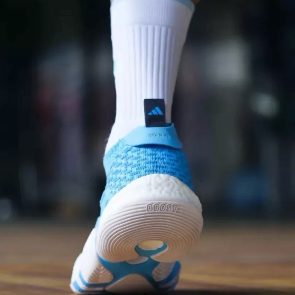 Adidas Trae Young 2 Ice Athletic Basketball Sneakers Sky Blue White UNC H06479 - Picture 2 of 15